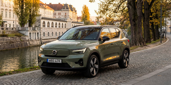 Volvo XC40 Recharge P8 AWD charging cable